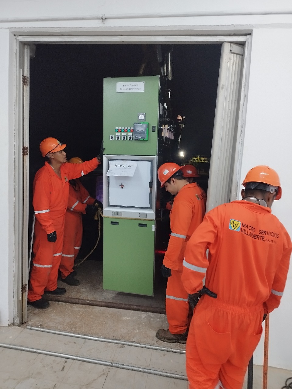 Instalación de celda alimentadora principal