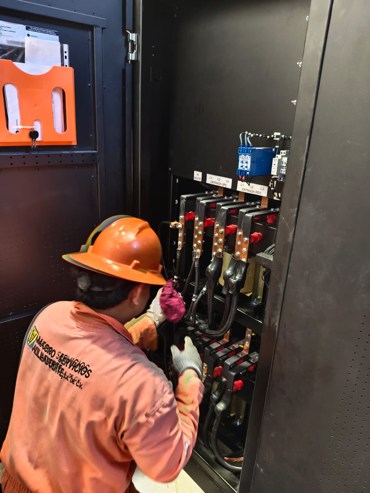 Conexionado de UPS hospitalaria