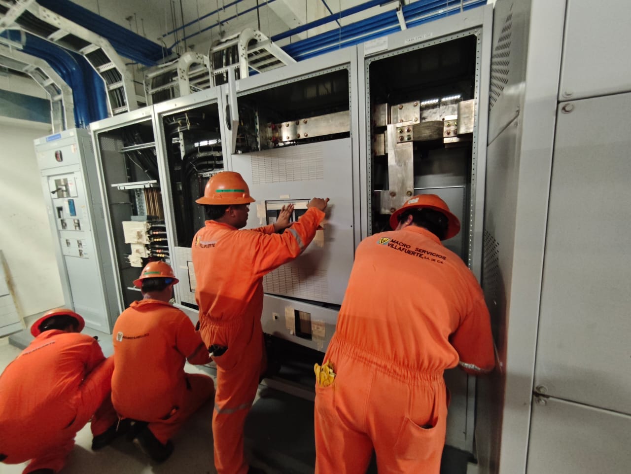 Cuadrilla Maservisa en tablero de distribución