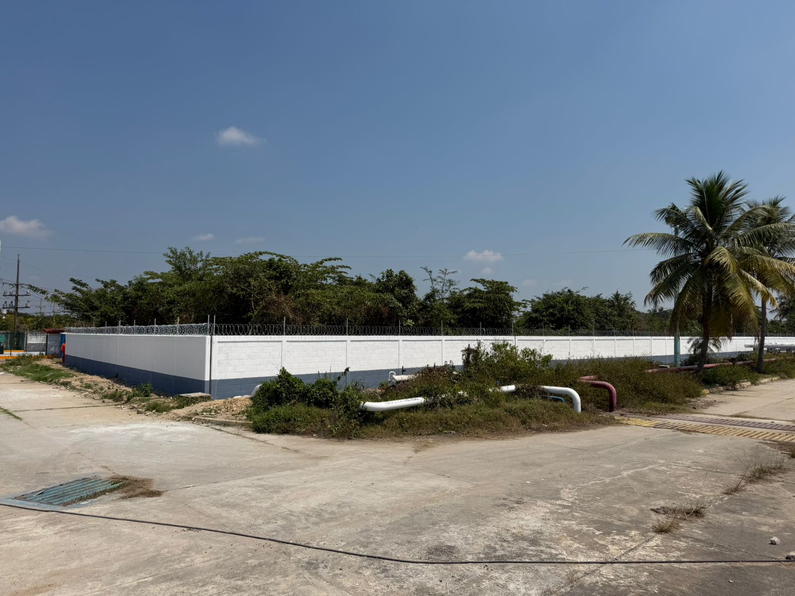 Resultado final de rehabilitación de barda